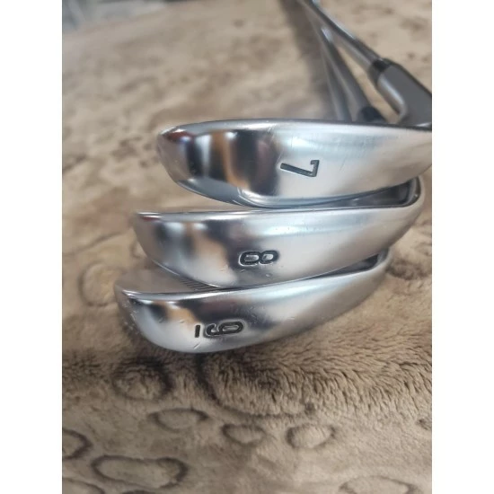 Men's Callaway Right Handed Apex 19 Iron Set Regular Flex Steel Shaft 4 Men's Callaway Right Handed Apex 19 Iron Set Regular Flex Steel Shaft - Image 4